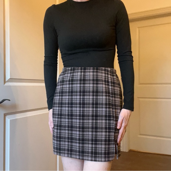 SHEIN Black and Brown Plaid Mini Skirt - Picture 1 of 6